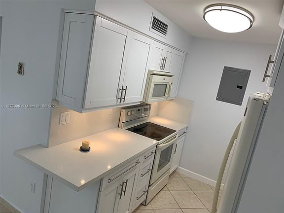 4th image of 633 S Royal Poinciana Blvd #A104