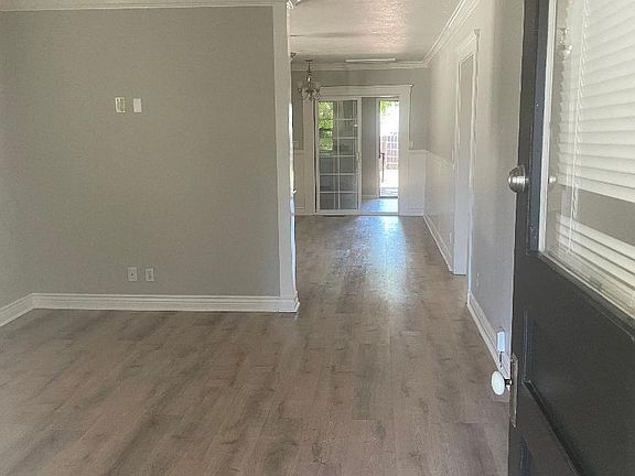 4th image of 119 Luzena Ave
