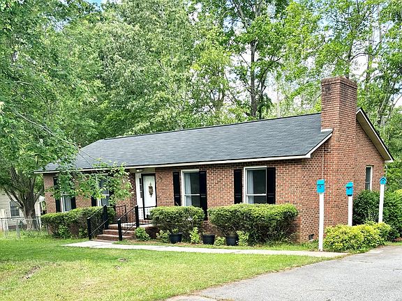 2nd image of 135 Crestview Dr