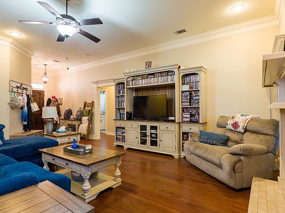 2nd image of 4543 Amelia Cir