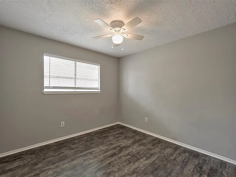 14119 Bella Dr — Photo 16