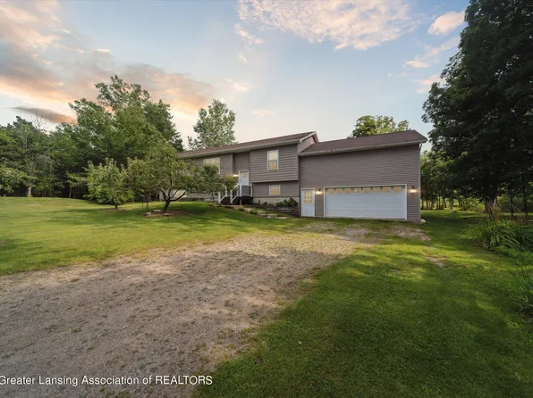721 W Barnes Rd, Mason, MI 48854