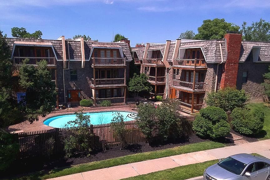 1st image of 626 W 43rd Ter
