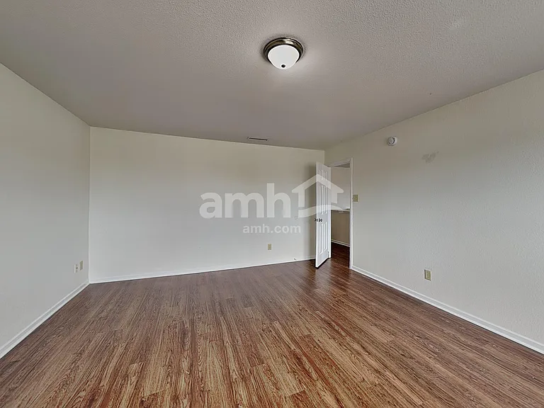524 Bridgewater Dr — Photo 20