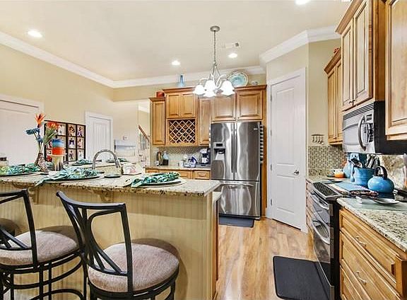 5th image of 2113 Hyde Park Ave E