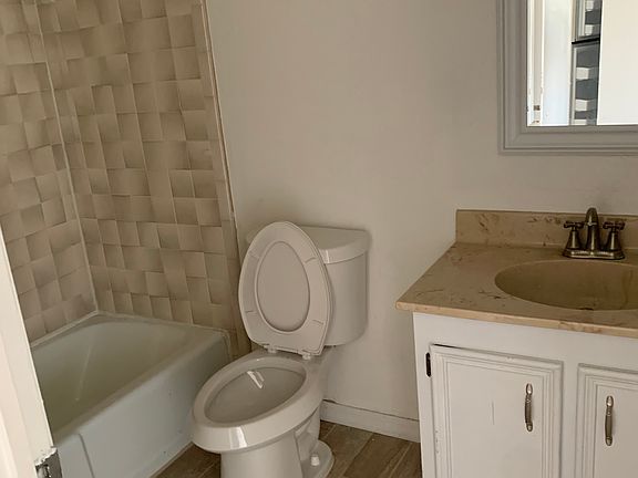 5th image of 1724 Highland Park Ave