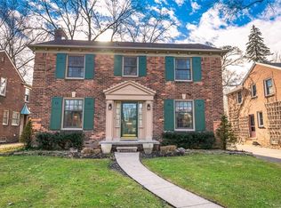 26551 Dundee Rd, Huntington Woods, MI 48070