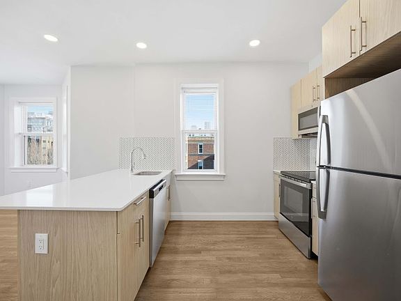 2nd image of 98-106 Queensberry St #104-14