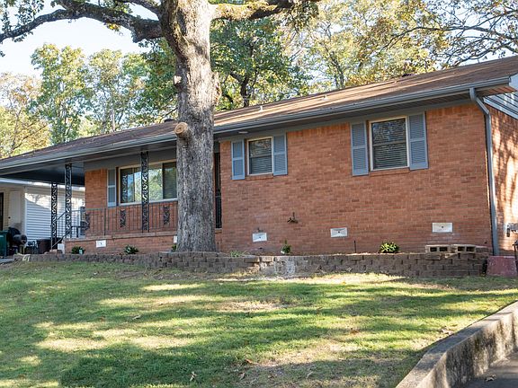 2nd image of 4830 Oaklawn Dr