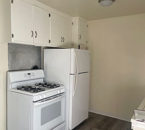 4th image of 1418 Sutterville Rd #3