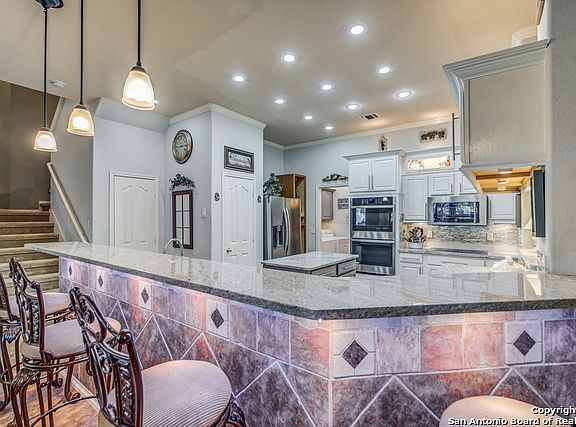 4th image of 953 Blue Forest Dr