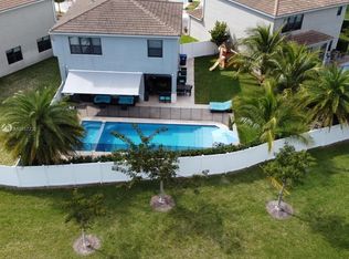 984 NE 193rd Ter, Miami, FL 33179