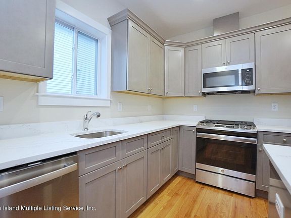 5th image of 428 Lamont Ave