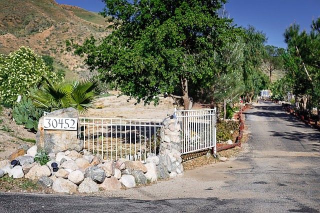 30452 Bouquet Canyon Rd, Saugus, CA 91390 | Zillow