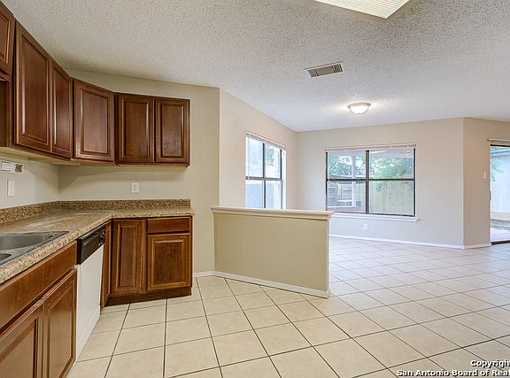 5th image of 2922 Broad Plain Dr