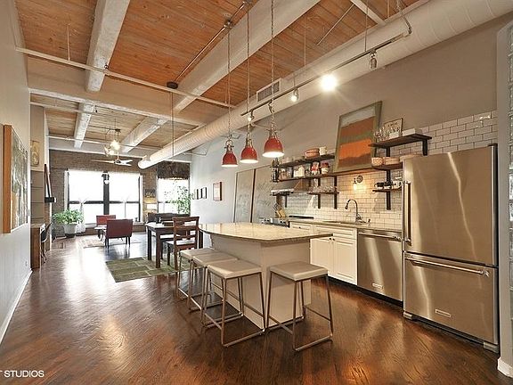 2nd image of 1728 N Damen Ave APT 208