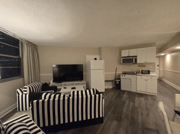 801 Brickell Bay Dr, Miami, FL