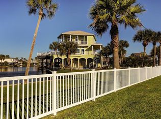 4204 Bob Smith Dr, Jamaica Beach, TX 77554