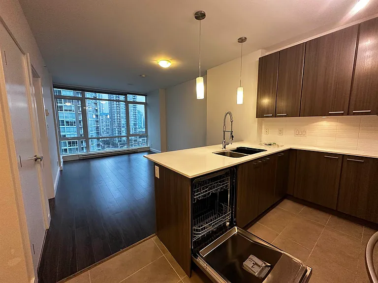 2955 Atlantic Ave #1103 — Photo 5