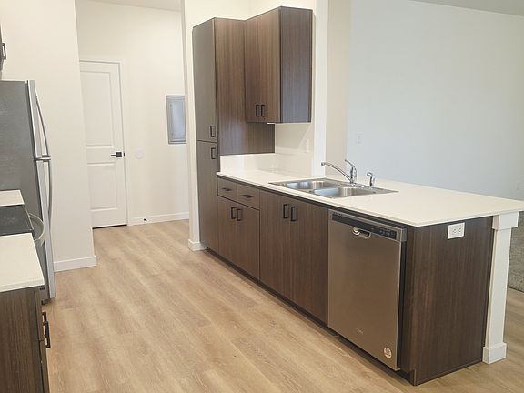 5th image of 100 N 5th St #B35