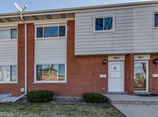 963 N York Rd, Elmhurst, IL 60126