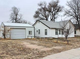 150 N Starr St, Broadwater, NE 69125
