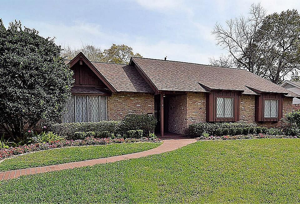 1st image of 2102 Millwood Dr