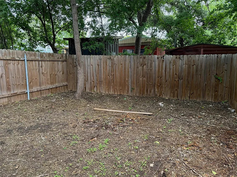 6808 Blue Dawn Trl #B — Photo 11