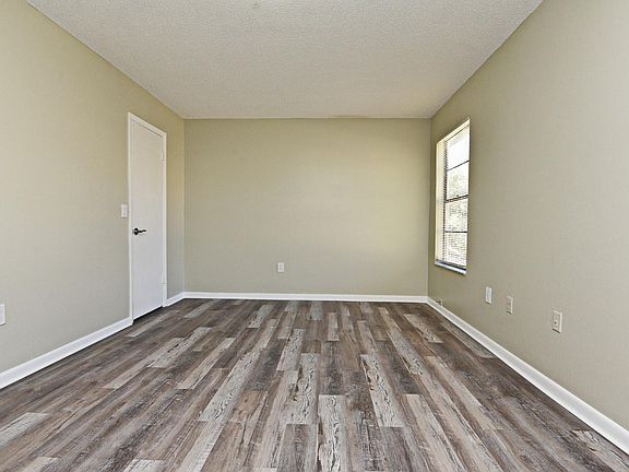 4th image of 5205 Bonnie Brae Cir #5205