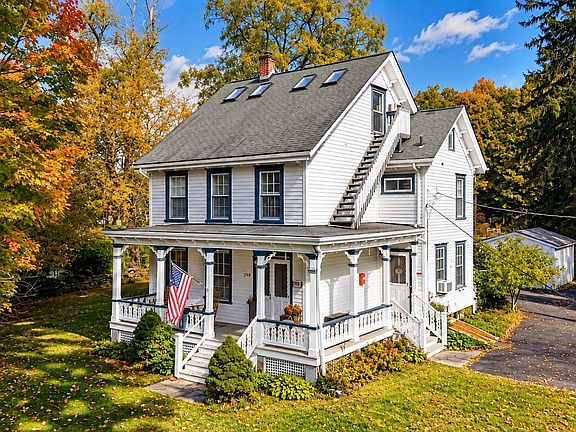 3rd image of 225 Spring Street