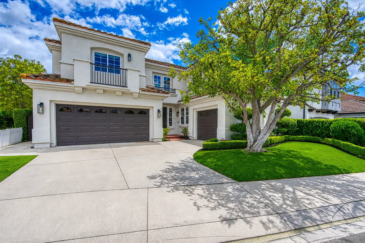 5 bed, 3064 sqft, $8,000 — Photo 1
