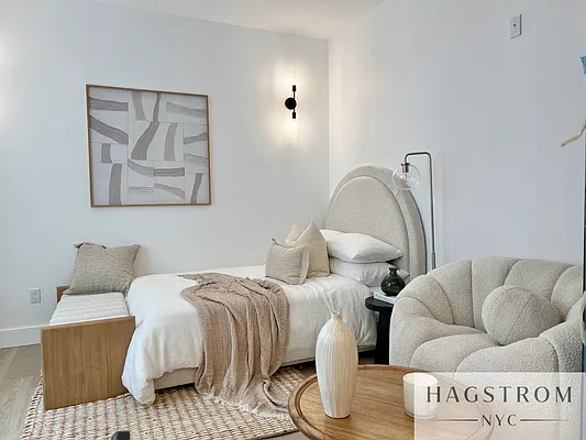 Rented by Hagstrom Management Inc | media 37