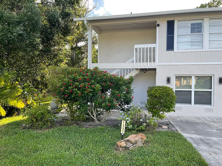 1337 Center Ln — Photo 6