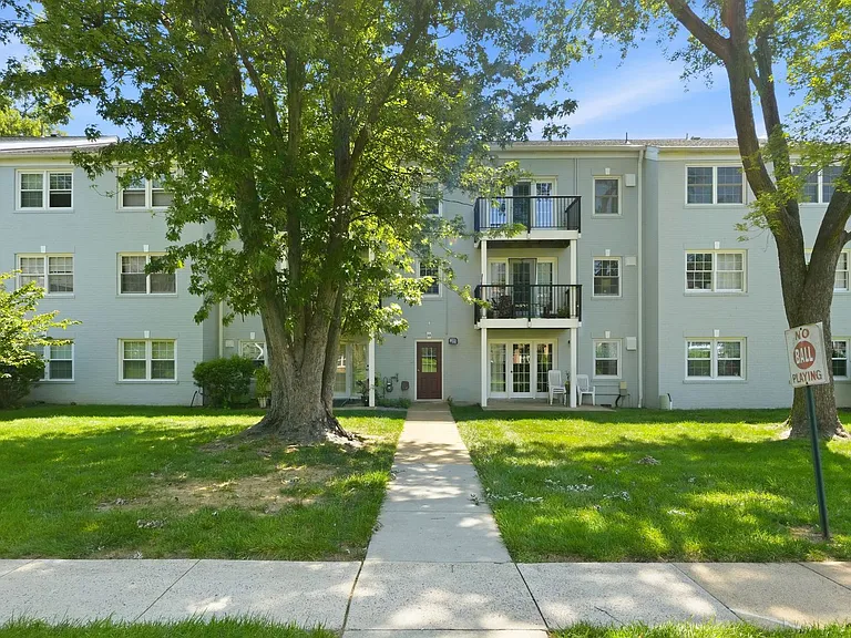 9453 Fairfax Blvd #104 — Photo 3