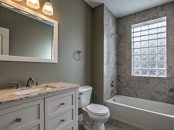 5th image of 3325 Cuming St #3331