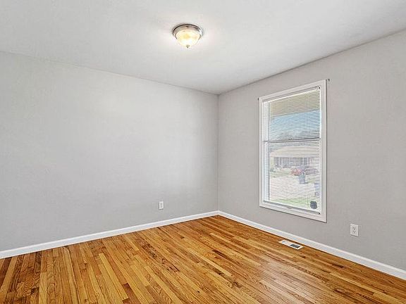 5th image of 11258 Ashcroft Ln