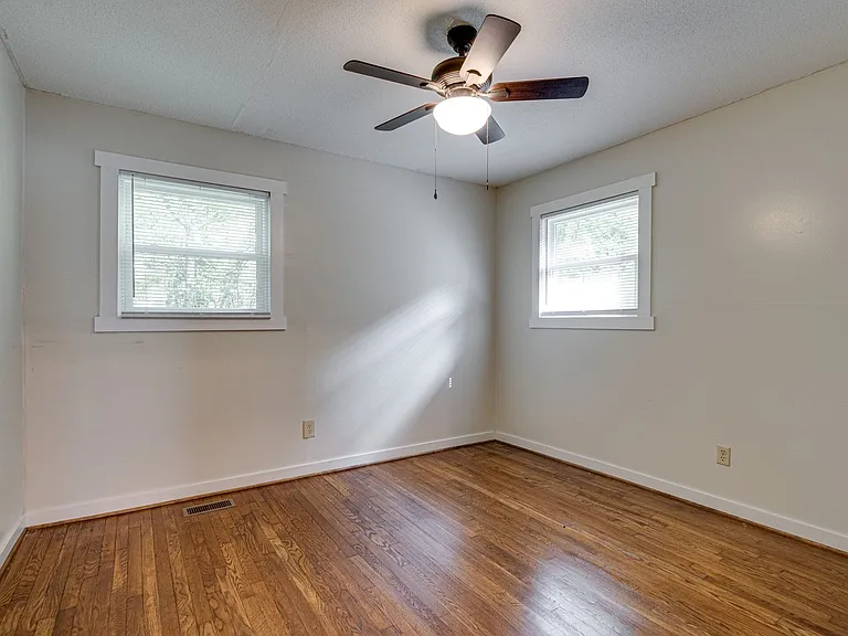 324 Loop Rd — Photo 5