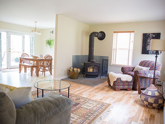 Bright & open floor plan