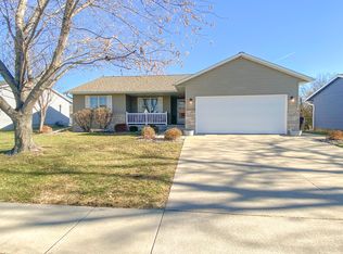 2221 10th St, Nevada, IA 50201