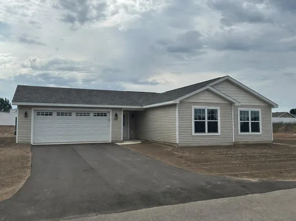 1812 Robin Dr, Traverse City, MI 49685