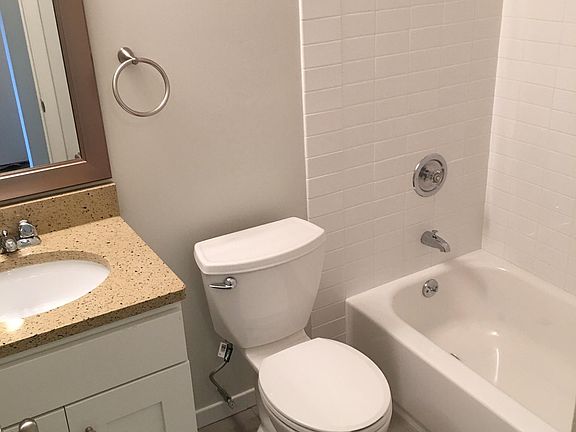 4th image of 6010 N Winthrop Ave APT 304