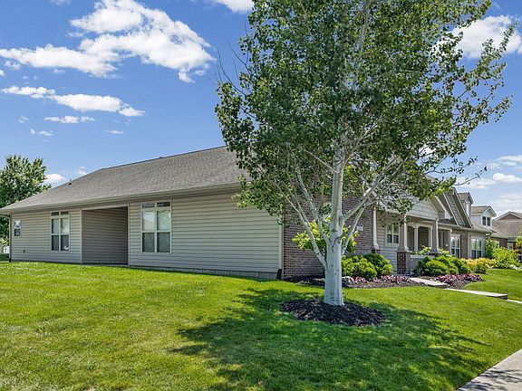 2nd image of 2475 Estancia Ln