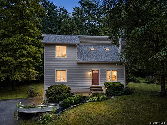 5th image of 305 Oak Lane