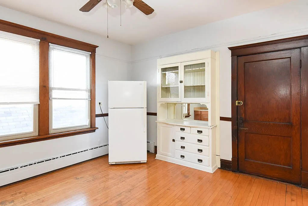 5141 W Roscoe St — Photo 3
