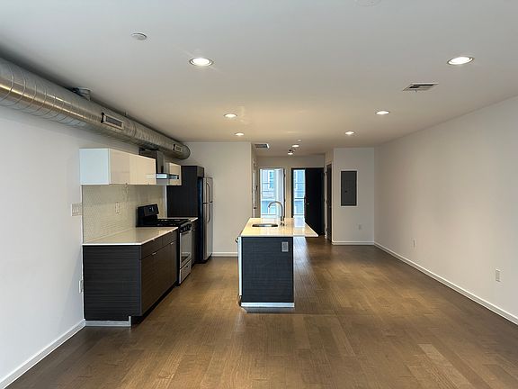 4th image of 1443 N Franklin St #2