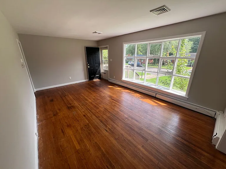 8206 Adrian Dr — Photo 4
