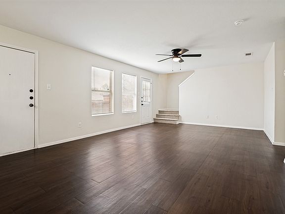 5th image of 614 Hearthstone Dr