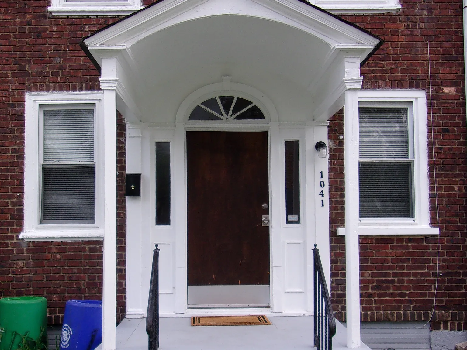 1041 Niagara Rd — Photo 1