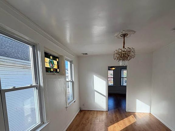 2nd image of 376 E 9th Ave #2nd