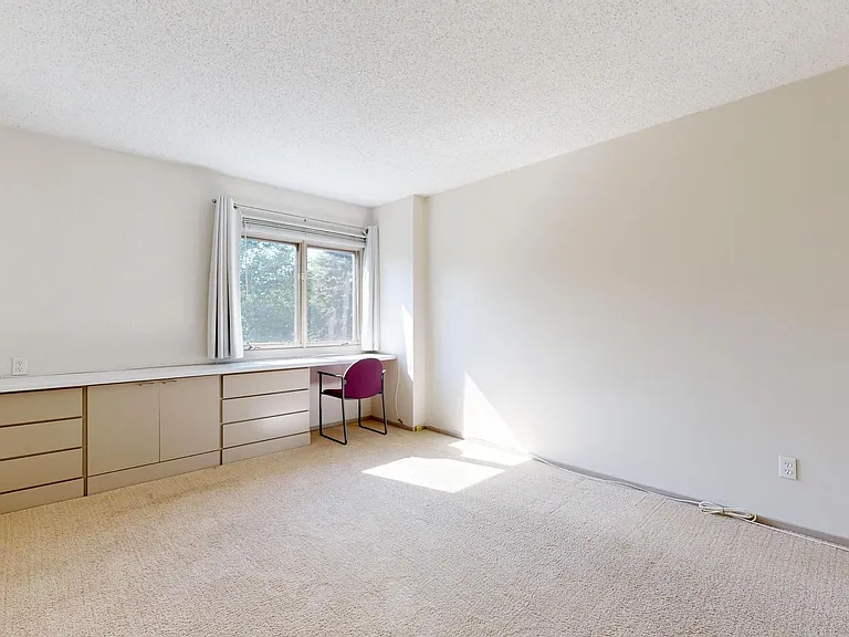 210 W Grant St #204 — Photo 8